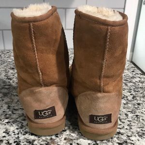 UGG Australia | Chestnut Classic Short II Boots